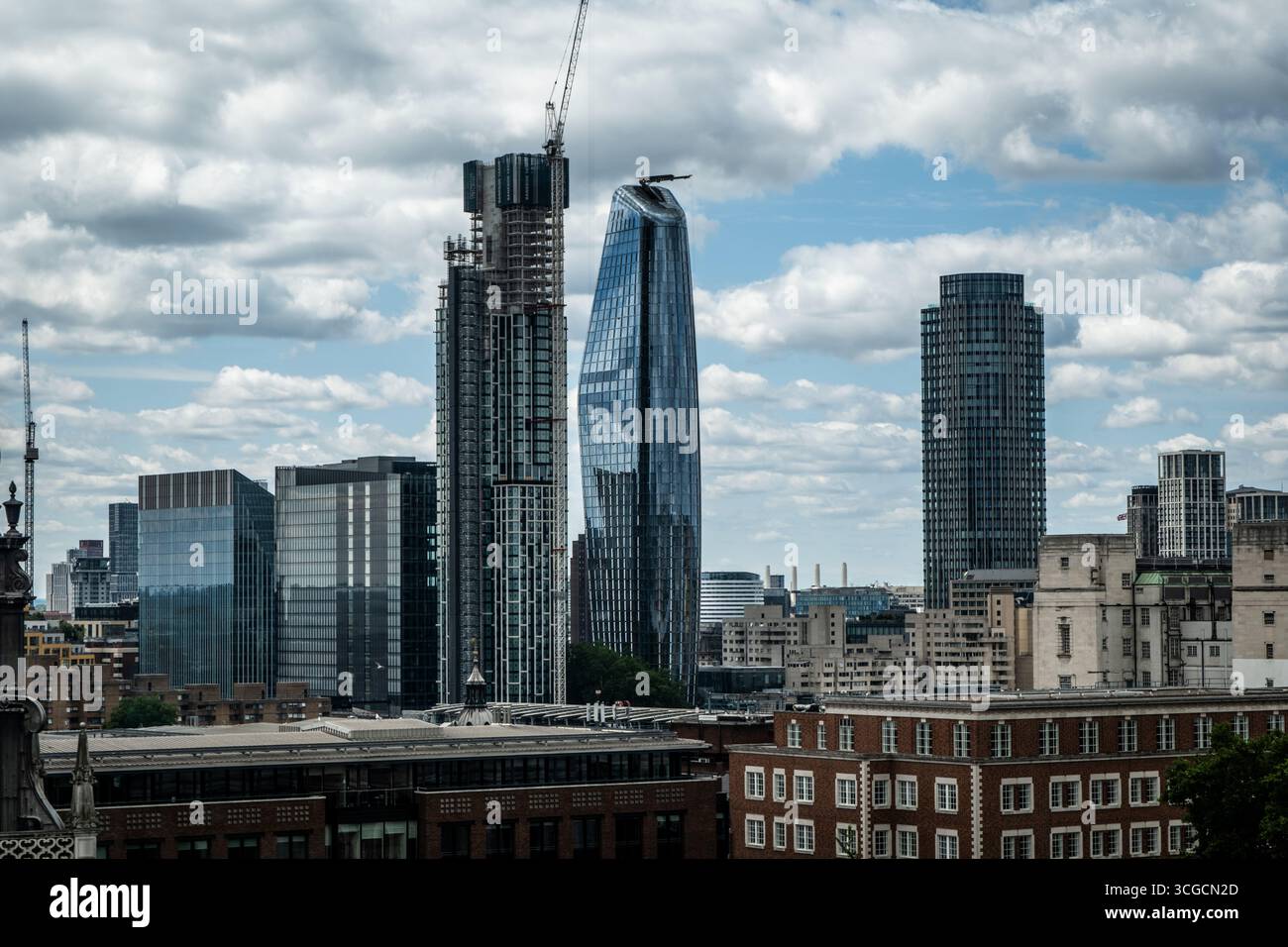 Modern London Skyline – torri e innovazione architettonica Foto Stock