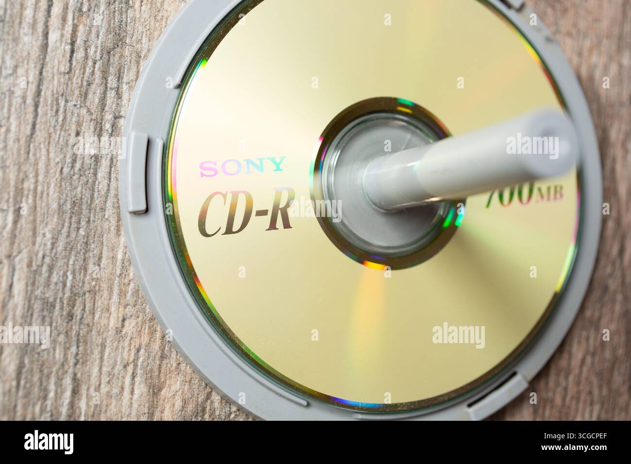 Los Angeles, California, Stati Uniti - 05-07-2020: Una vista di una pila di dischi scrivibili Sony CD-R. Foto Stock