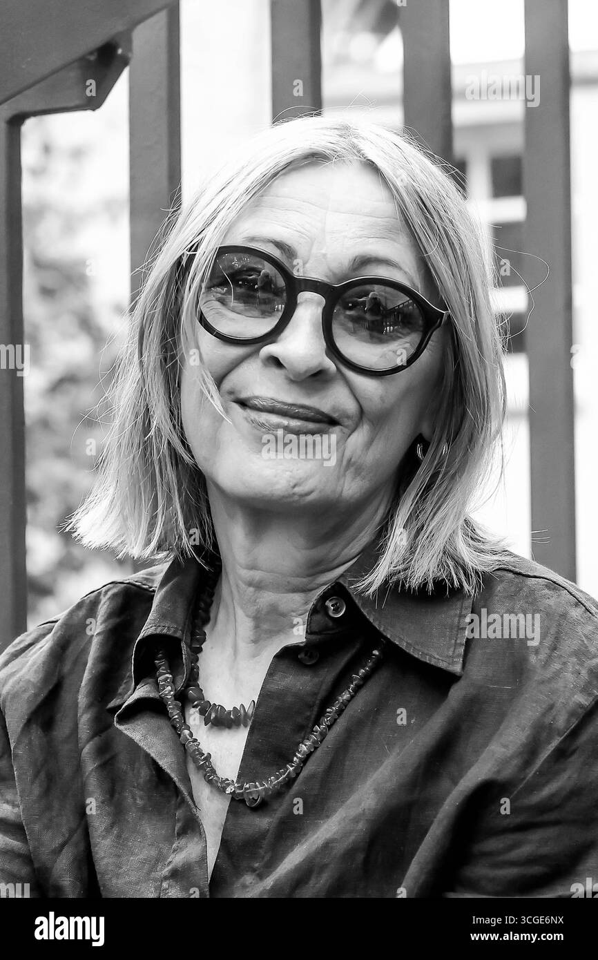 Potrais, Gudrun Gut, Silent Green Berlin Pop-Kultur Gudrun Gut *** didascalia locale **** Potrais, Gudrun Gut, Silent Green Berlin Pop Culture Gudrun Gut didascalia locale Foto Stock