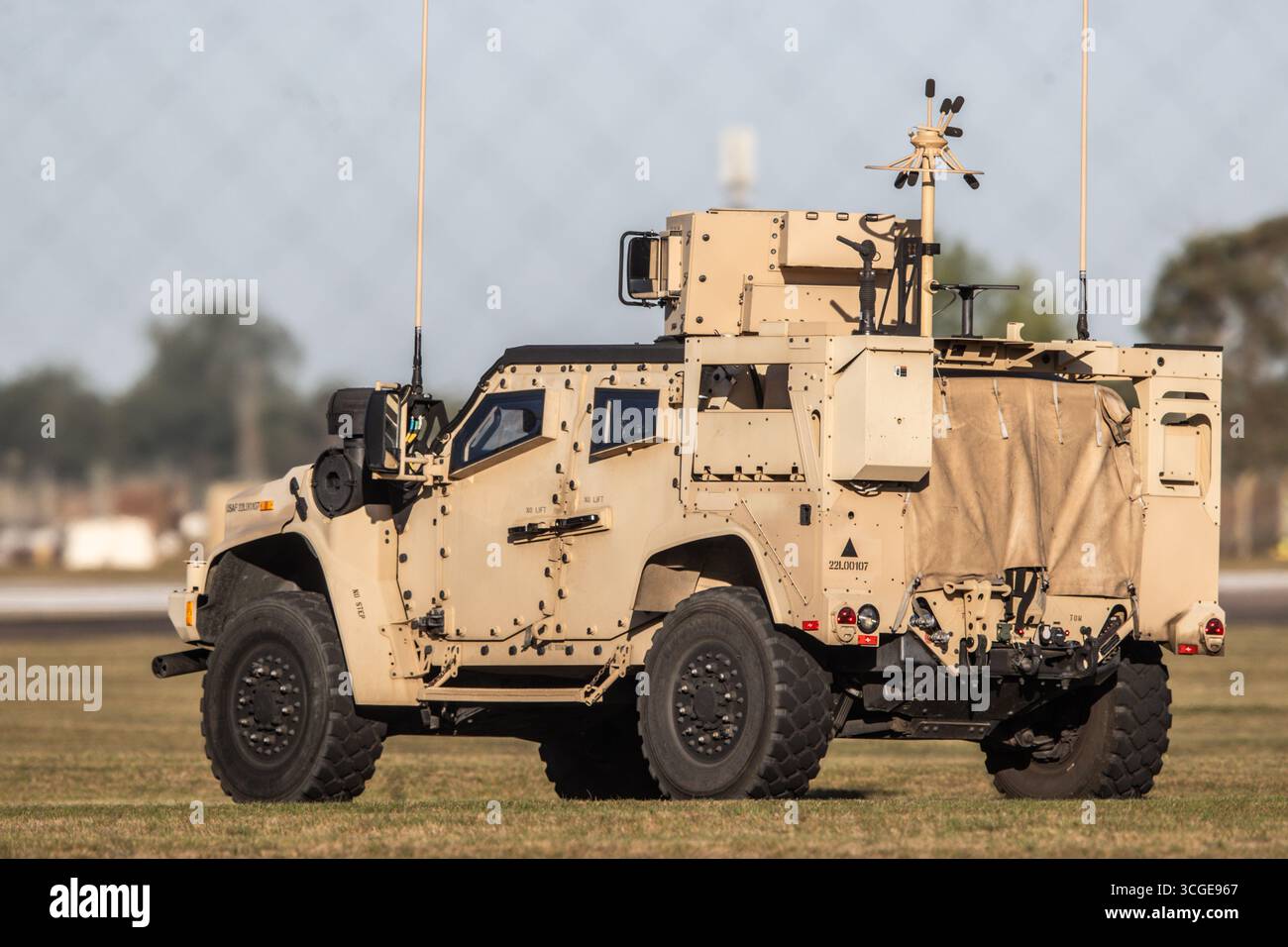 Il personale assegnato al 48th Fighter Wing conduce un'esercitazione di preparazione al combattimento presso la RAF Lakenheath, Lakenheath, Regno Unito, 28 agosto 2025 (foto di Alfie Cosgrove/News Images) Foto Stock