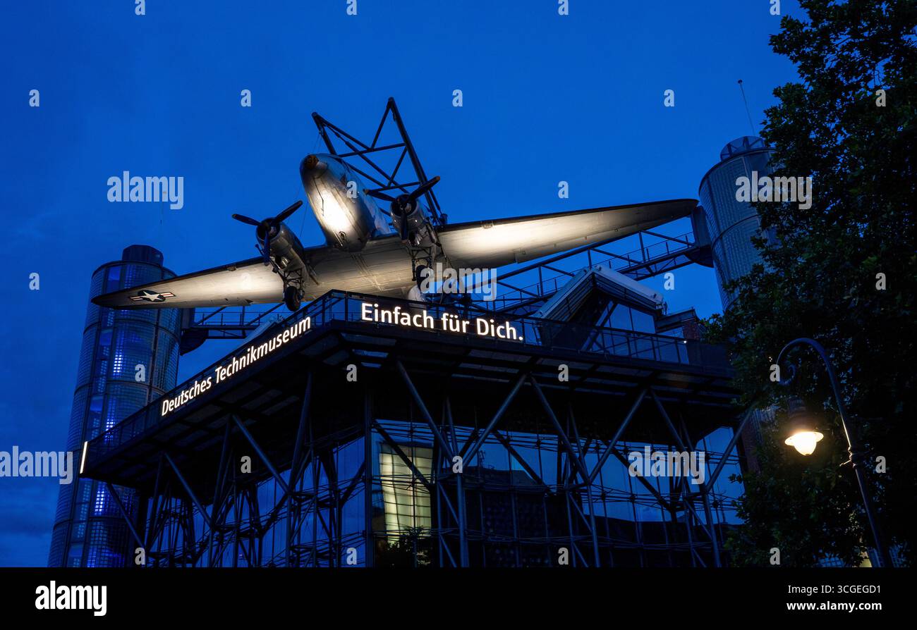 Museo tecnico tedesco a Berlino il 5 luglio 2025. Il museo è stato inaugurato nel 1983 come Museo dei trasporti e della tecnologia e gestisce oltre 100 t. Foto Stock