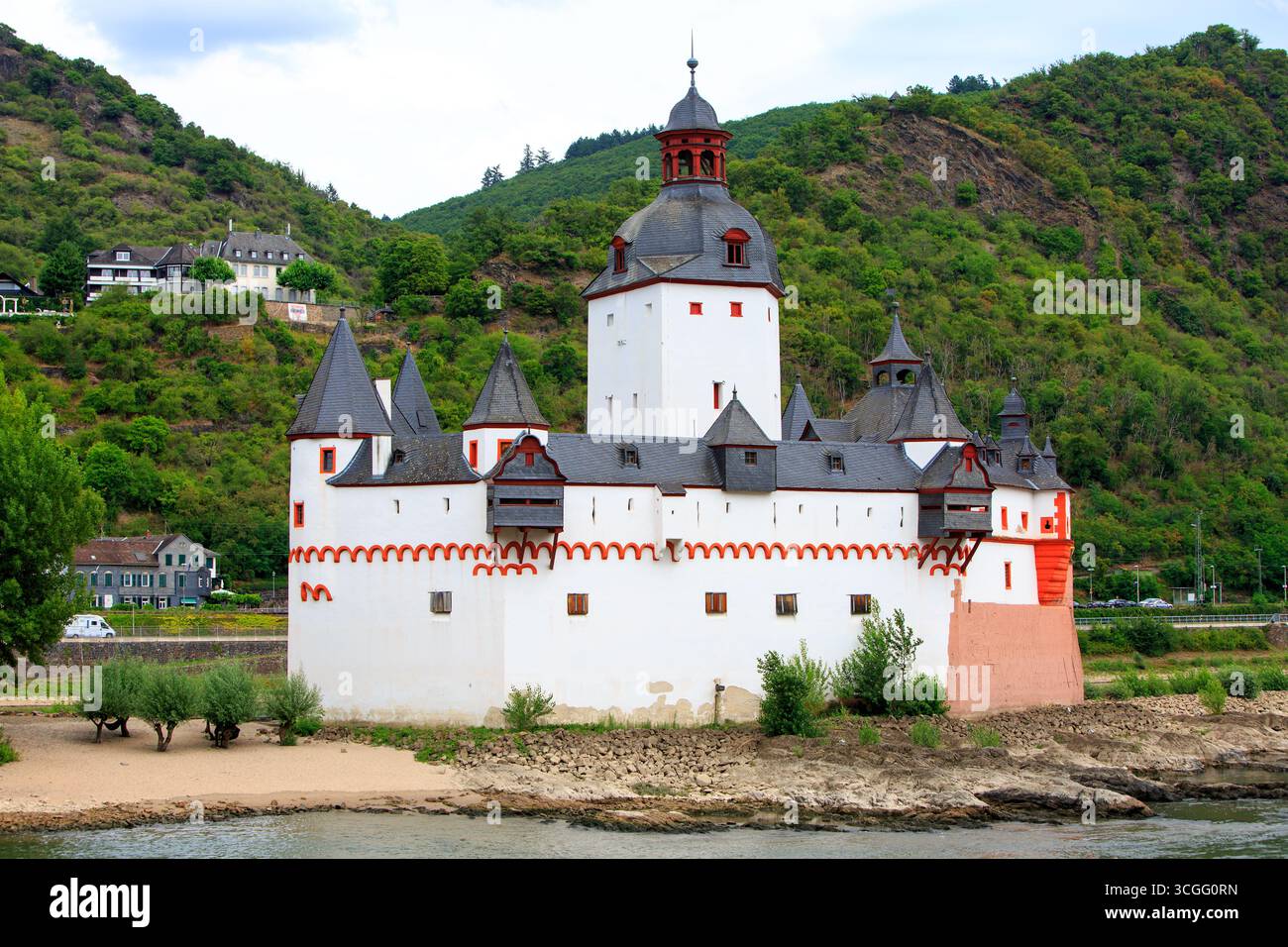Il castello di Pfalzgrafenstein è un castello a pedaggio unico situato sull'isola di Falkenau nel mezzo del fiume Reno vicino a Kaub, in Germania Foto Stock