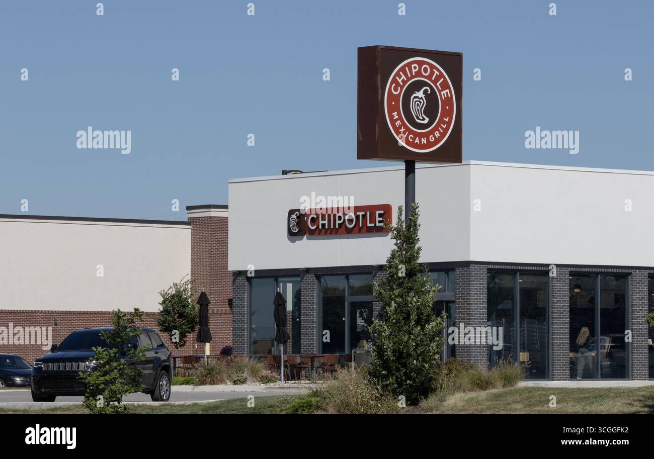 Lafayette - 27 agosto 2025: Ristorante Chipotle Mexican Grill. Chipotle è una catena di ristoranti di burrito e taco Bowl. Foto Stock
