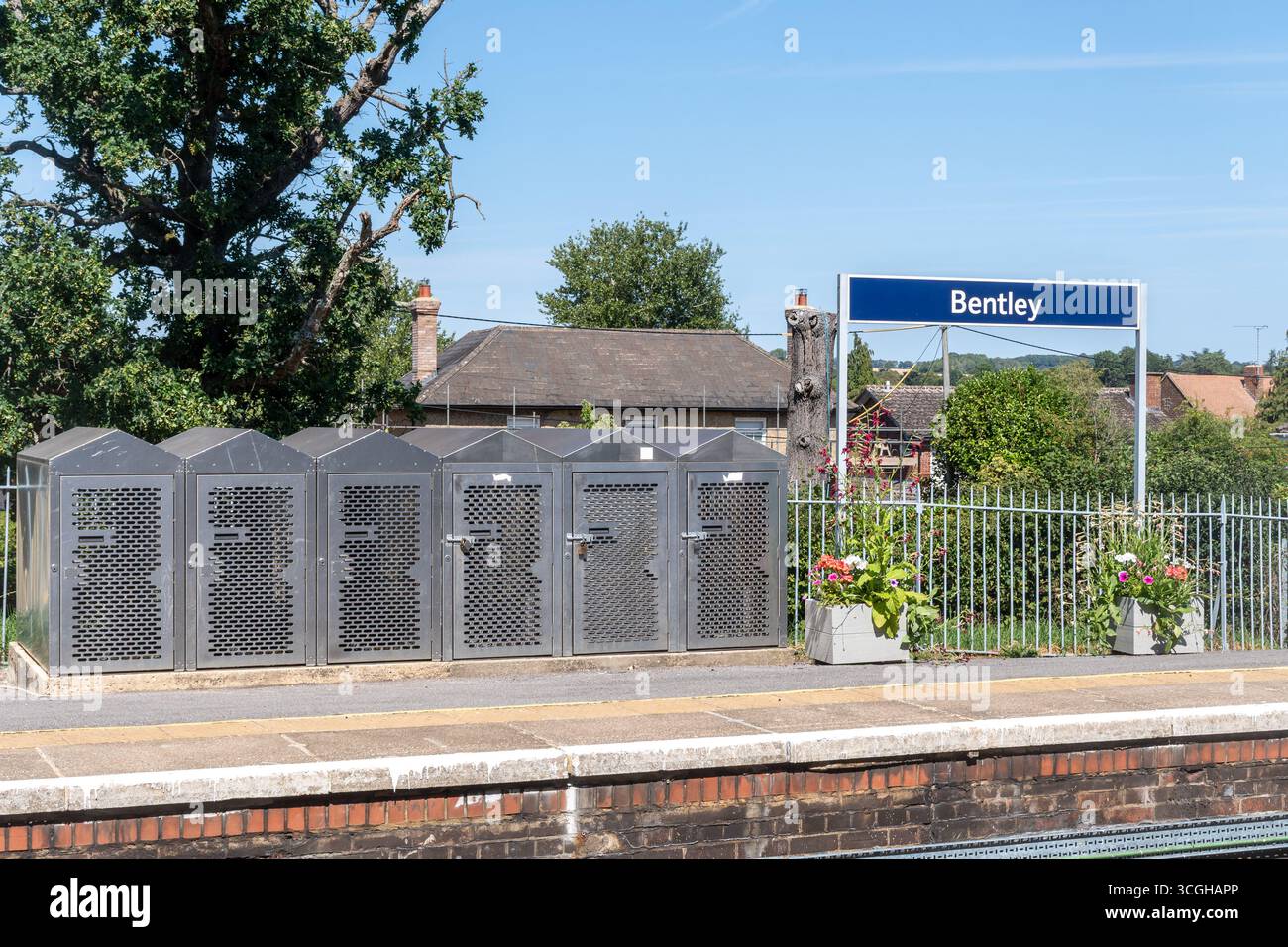 Bentley Station nell'Hampshire, Inghilterra, Regno Unito, stazione ferroviaria, trasporti pubblici Foto Stock