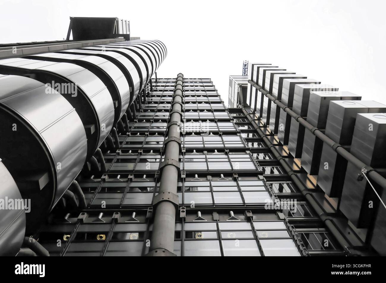 Edificio amministrativo LLOYDS, vista esterna, Londra, Inghilterra, Gran Bretagna, edificio con architettura industriale in metallo e vetro che si innalza nella S Foto Stock