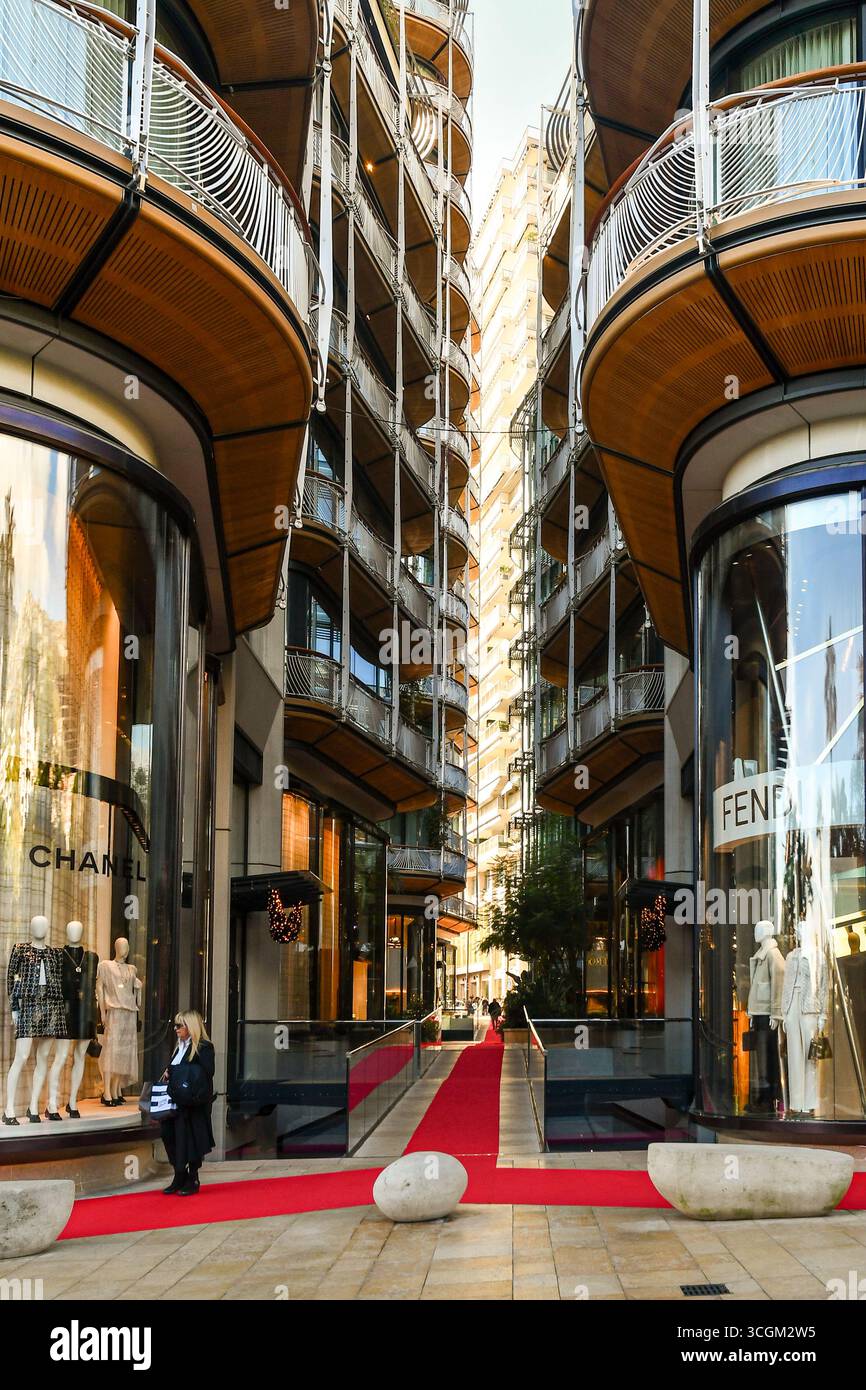 Negozi di alta moda in una zona residenziale di lusso, Monte Carlo, Principato di Monaco Foto Stock