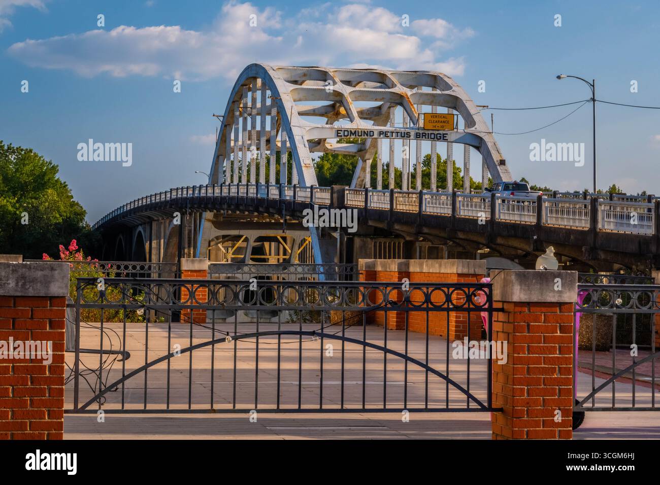 Un ponte ad arco in acciaio a Selma, Alabama Foto Stock