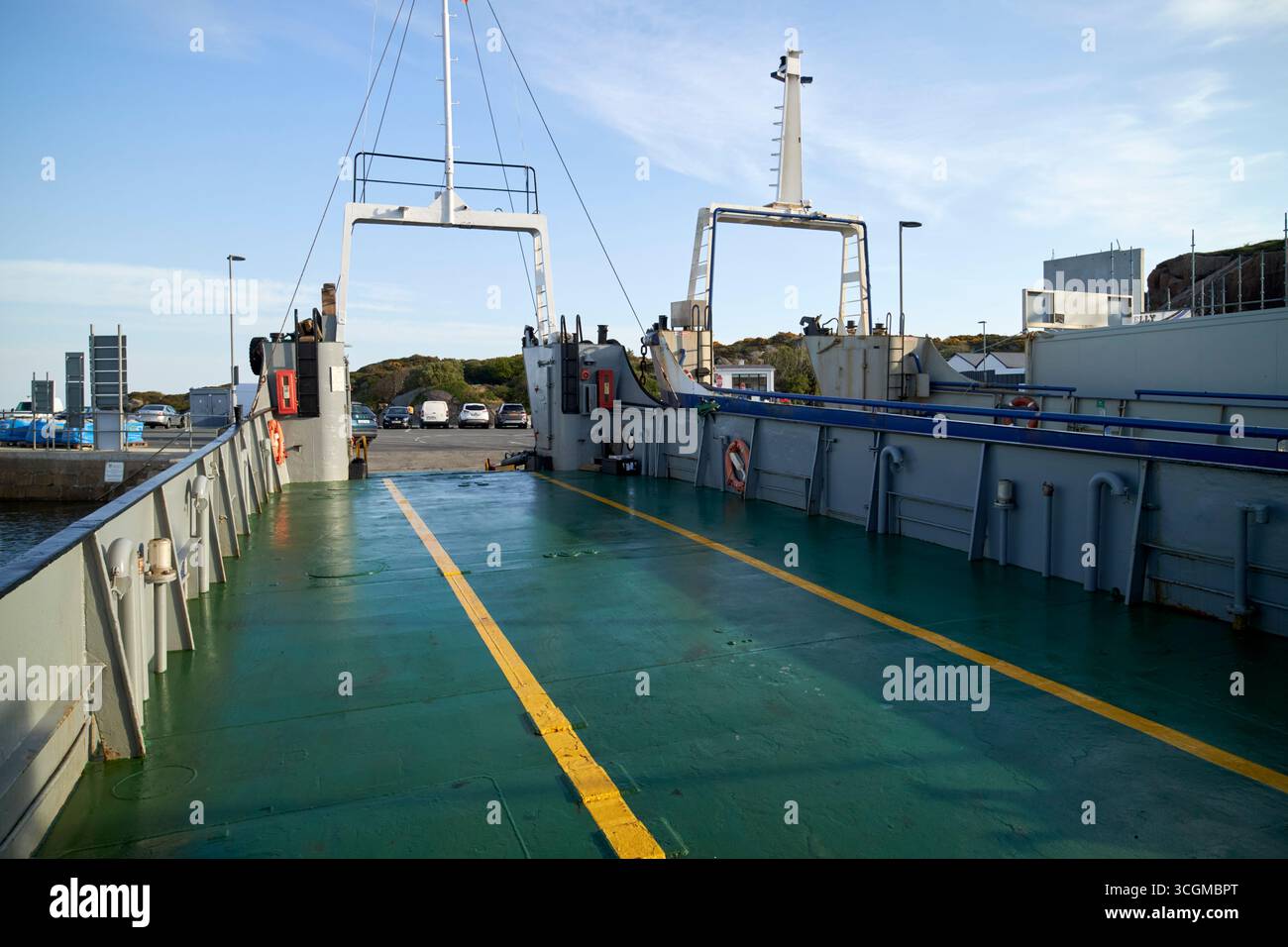 a bordo del ponte dei veicoli della contea di donegal, repubblica d'irlanda, di arranmore blue ferry Foto Stock
