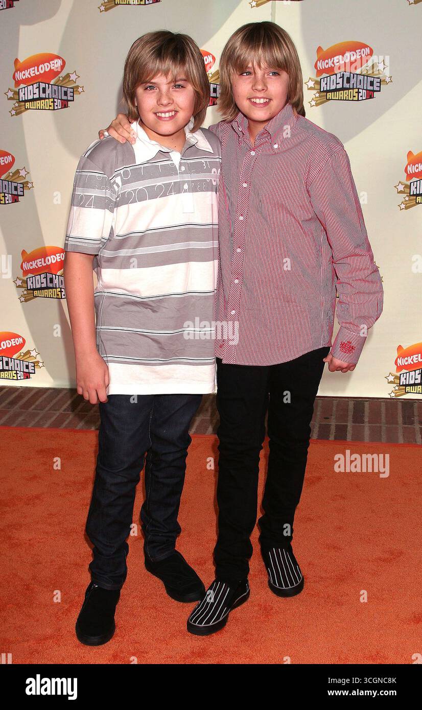 Dylan e Cole Sprouse al 20° Nickelodeon Kids Choice Awards tenutosi al Pauley Pavilion nel campus UCLA di Los Angeles - 31 marzo 2007 Foto Stock