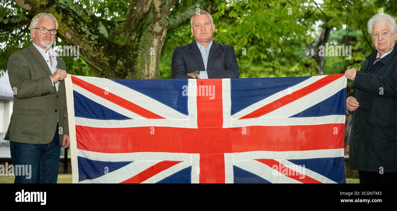 Brentwood Essex 29 agosto 2025, Russell Quirk, residente locale, commentatore di TalkTV ed esperto immobiliare, presenta i suoi documenti di nomina al municipio di Brentwood per candidarsi come candidato per la riforma del Regno Unito alle elezioni locali per il ward di Hutton South, Brentwood, Essex Credit: Ian Davidson/Alamy Live News Foto Stock