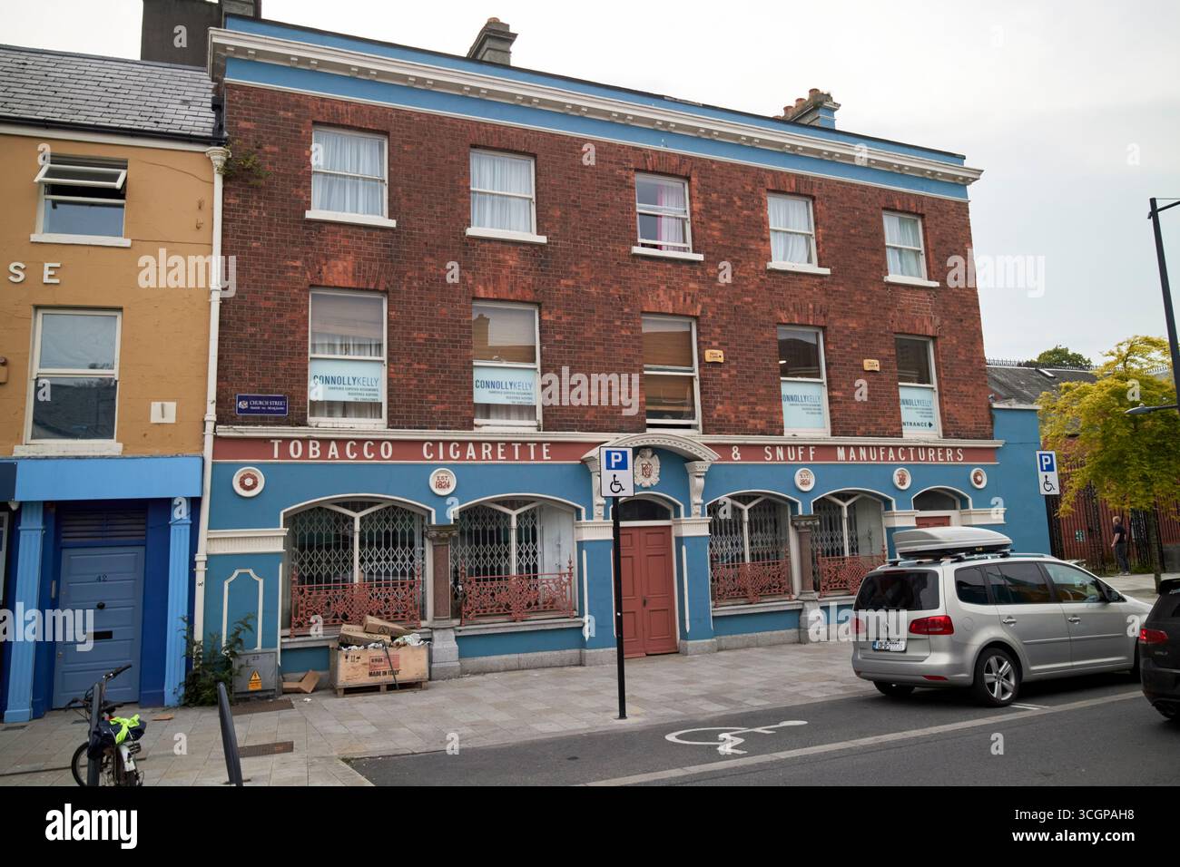 pj carroll e l'azienda costruiscono chiesa street dundalk county louth repubblica d'irlanda produttori di sigarette e tabacco da fiuto Foto Stock