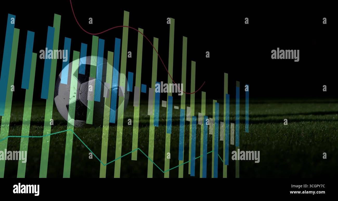 Poggia la palla da calcio su erba di notte, con sovrapposizioni di dati e spazio copia Foto Stock
