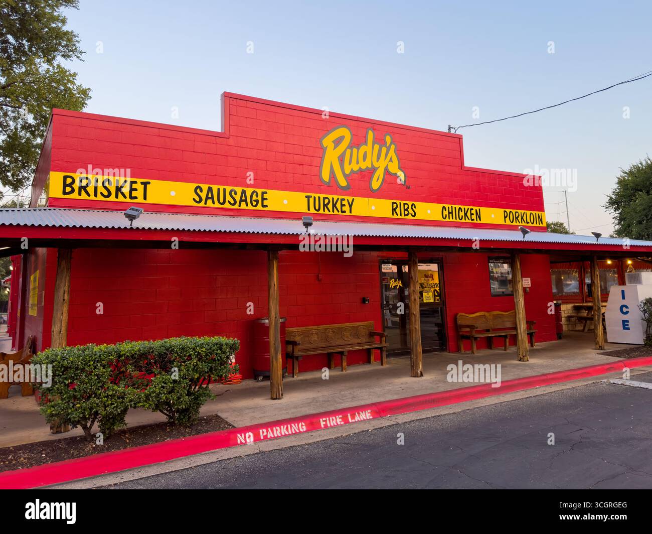 Rudy's Country Store e Bar-B-Q ad Austin, Texas, Stati Uniti. Ristorante barbecue texano. Foto Stock