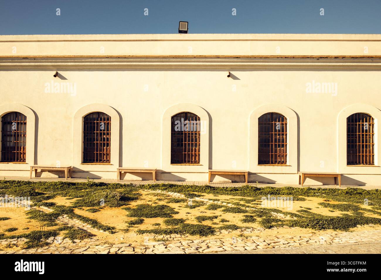 Cádiz, l'antica città portuale della Spagna, unisce spiagge dorate, ricca storia e vibrante cultura andalusa in un gioiello costiero soleggiato. Foto Stock