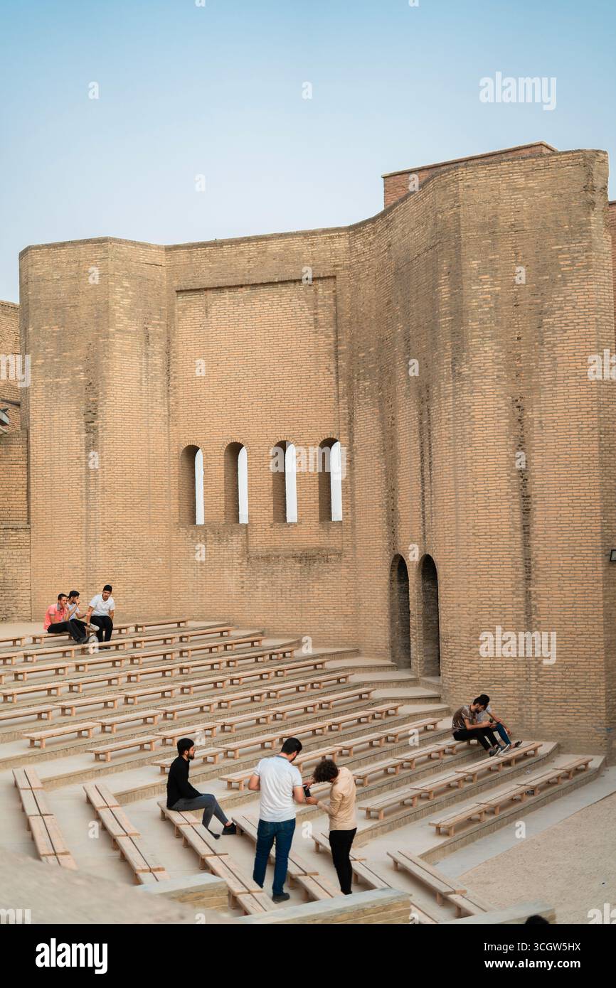 All'interno della Cittadella di Erbil, uno spazio espositivo e congressuale storico che mostra la cultura curda, la vita intellettuale, il patrimonio, la tradizione e i gatheri sociali Foto Stock