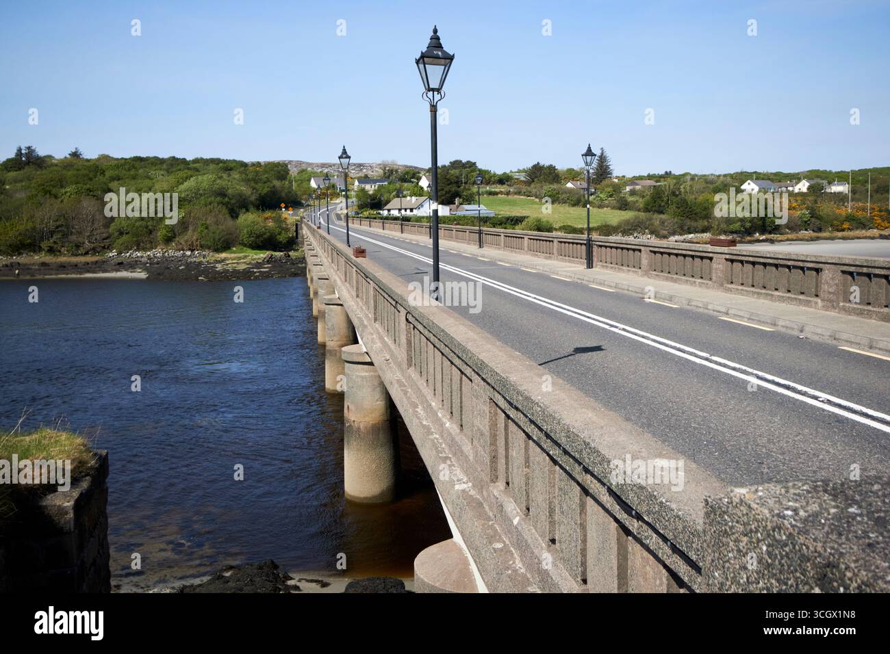 ponte gweebarra sulla contea del fiume gweebarra donegal repubblica d'irlanda Foto Stock