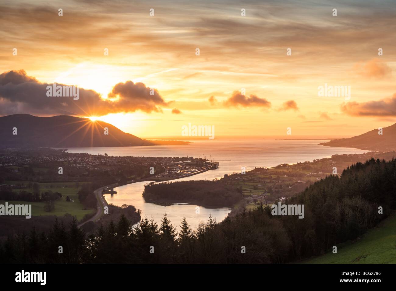 Splendida alba da Flagstaff View Point, Newry, County Dawn, Irlanda del Nord, Regno Unito Foto Stock
