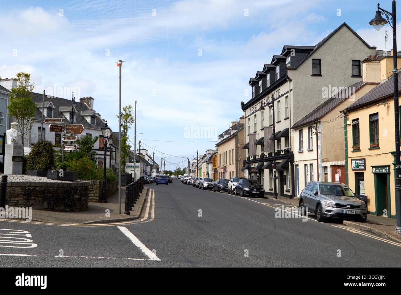 il diamante e la strada principale ardara county donegal repubblica d'irlanda Foto Stock