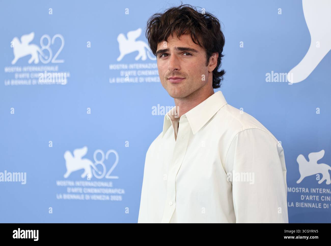 Venezia, Italia. 30 agosto 2025. Jacob Elordi del film 'Frankenstein' posa per la fotocall durante la 82a Mostra d'Arte cinematografica di Venezia, Italia, 30 agosto 2025. Crediti: Li Jing/Xinhua/Alamy Live News Foto Stock