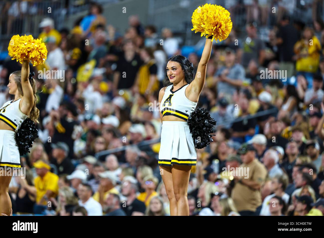 29 agosto 2025: Leader del tifo dello stato dell'app. Partita di football NCAA tra l'Appalachian State University e la University of North Carolina - Charlotte. Duke Mayo Classic, alla Bank of America, Charlotte, North Carolina. David Beach/CSM Foto Stock