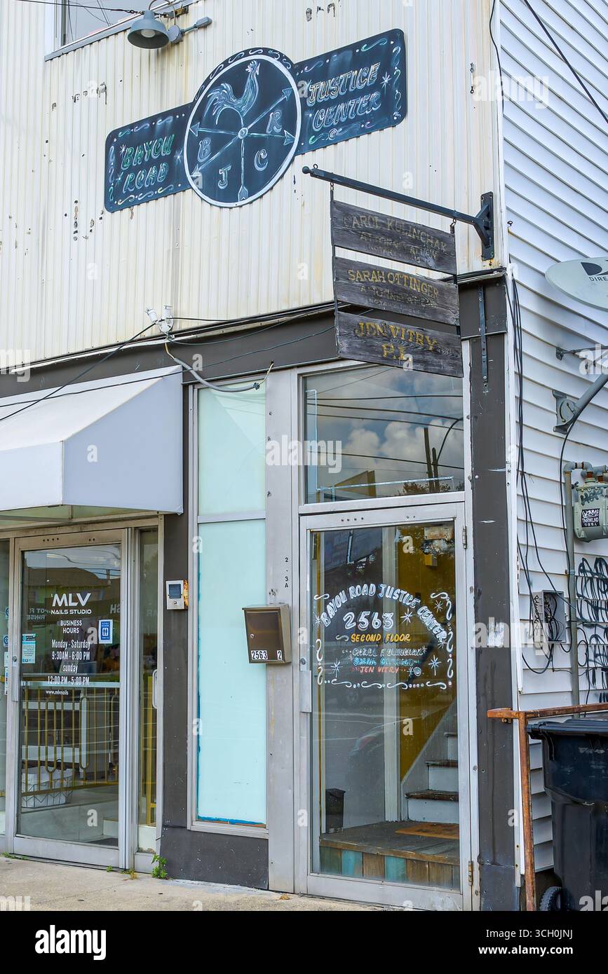 New Orleans, LOUISIANA, USA - 9 agosto 2025: Ingresso al Bayou Road Justice Center nel 7th Ward Foto Stock