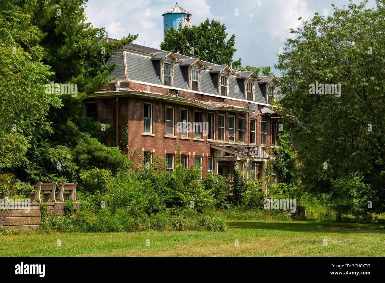 Esterno dell'Indiana State Sanitorium abbandonato a Rockville, Indiana, Stati Uniti. Foto Stock
