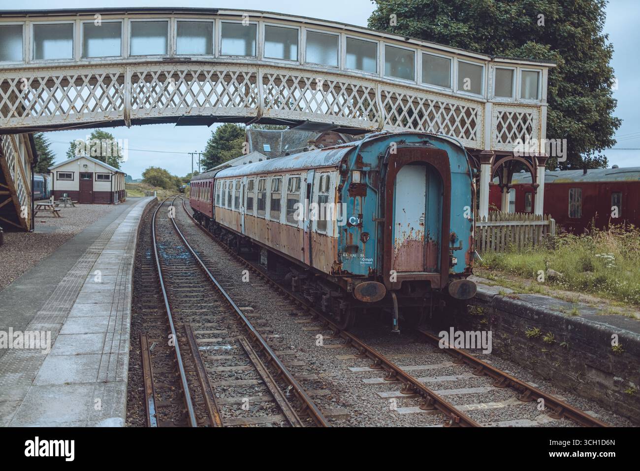 Bridge of Dun è uno storico ponte in pietra ad Angus, Scozia, costruito nel XVIII secolo, noto per le viste panoramiche, la fauna selvatica e il patrimonio ferroviario. Foto Stock