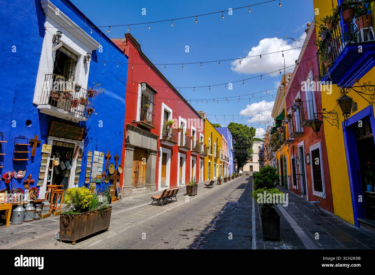 Puebla, Messico - 21 febbraio 2025: Toad Alley (Callejon de los Sapos) a Puebla, Messico. Foto Stock