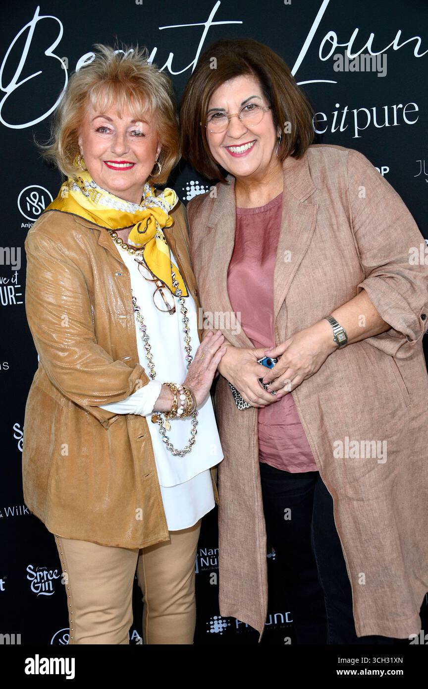 Stefanie Simon und Judith Stückler beim Love IT Pure Event im Grandaire. Berlino, 30.08.2025 *** Stefanie Simon e Judith Stückler all'evento Love IT Pure al Grandaire Berlin, 30 08 2025 foto:Xn.xKubelkax/xFuturexImagex Love_5820 Foto Stock