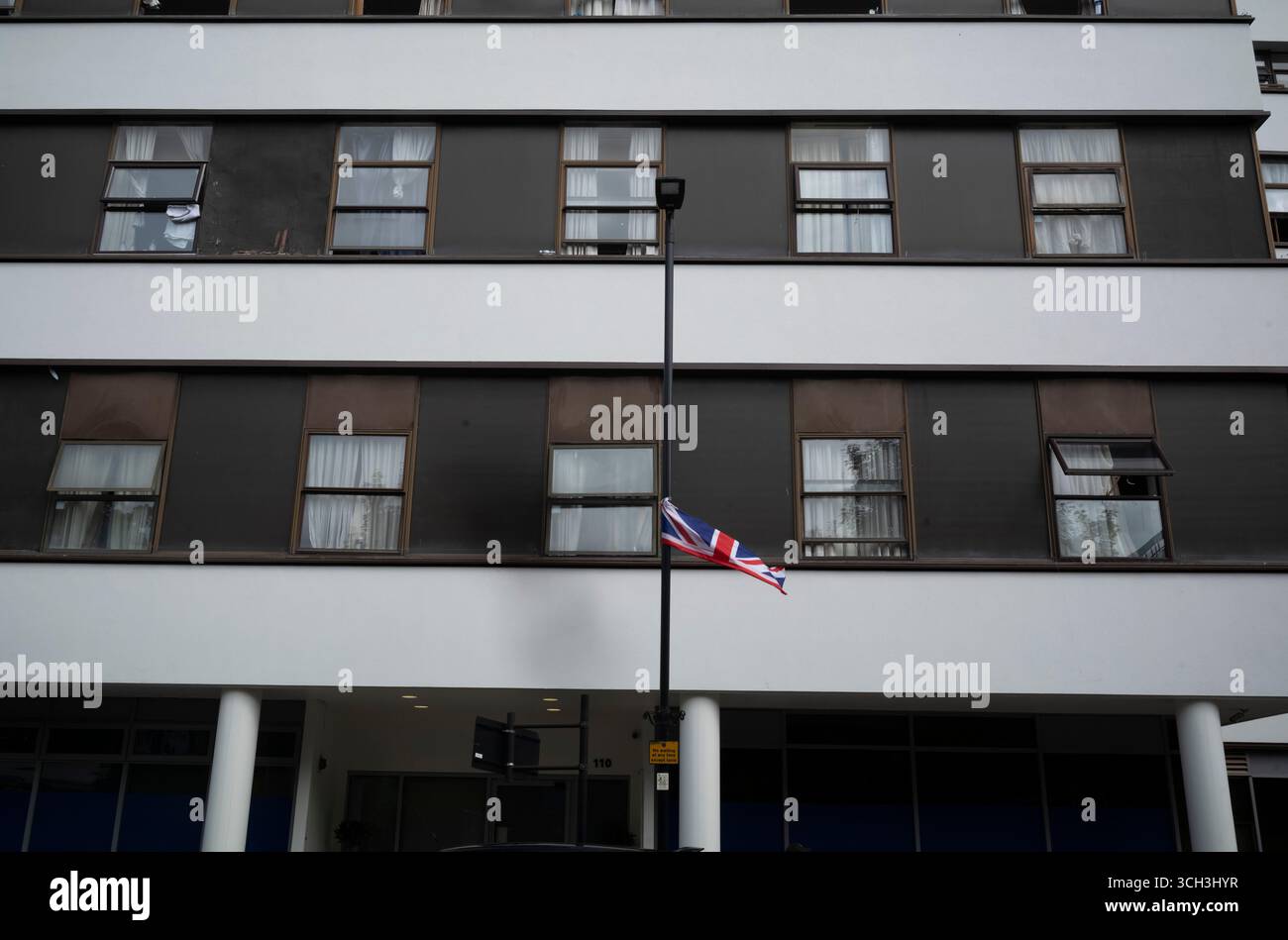 Thistle City Barbican hotel a Londra utilizzato dal governo britannico per ospitare gli immigrati in attesa di decisioni in materia di asilo, Islington, Londra, Inghilterra, Regno Unito Foto Stock