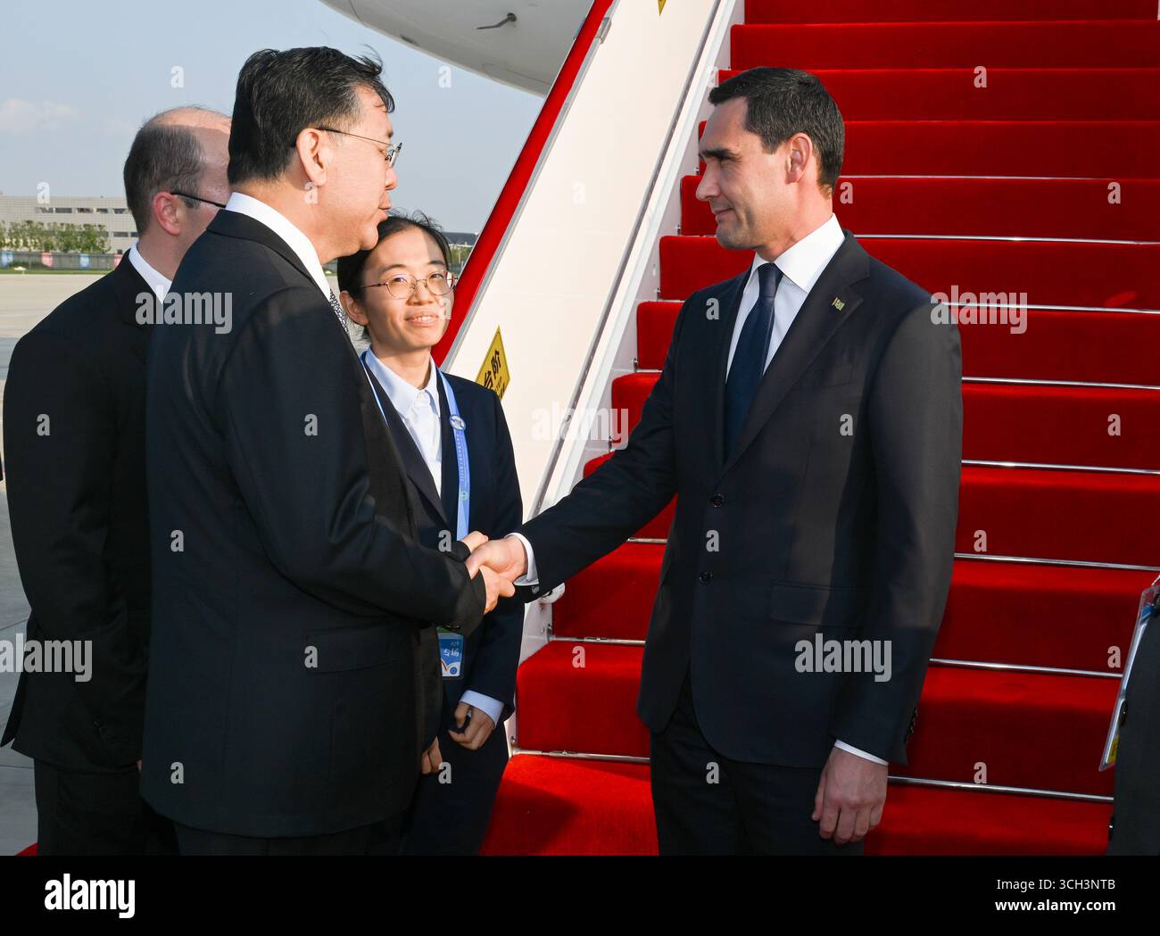 Tianjin, Cina. 31 agosto 2025. Il presidente turkmeno Serdar Berdimuhamedov arriva per il vertice 2025 dell'Organizzazione di cooperazione di Shanghai (SCO) a Tianjin, nel nord della Cina, 31 agosto 2025. Crediti: Huang Bohan/Xinhua/Alamy Live News Foto Stock