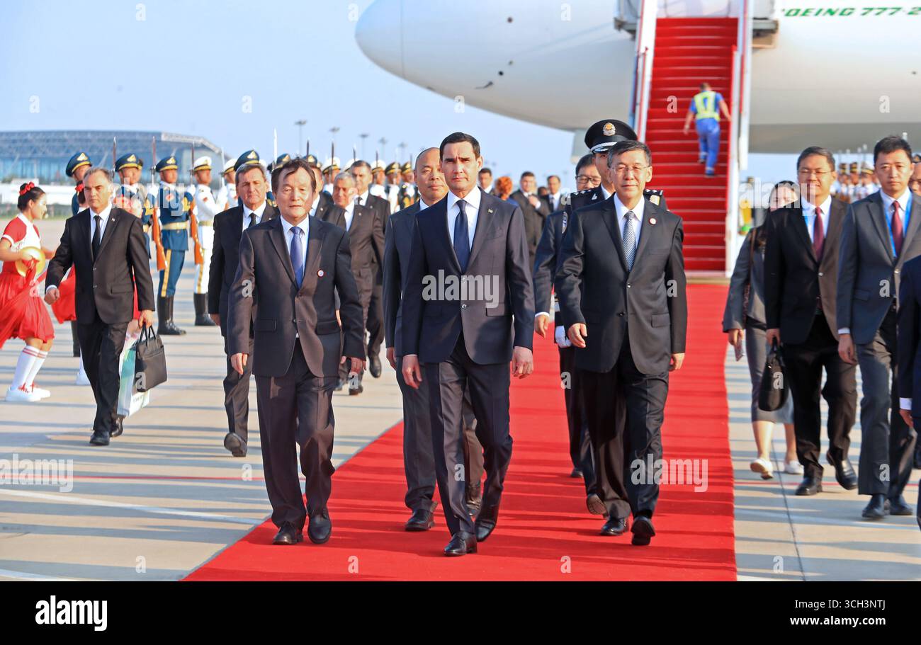 Tianjin, Cina. 31 agosto 2025. Il presidente turkmeno Serdar Berdimuhamedov arriva per il vertice 2025 dell'Organizzazione di cooperazione di Shanghai (SCO) a Tianjin, nel nord della Cina, 31 agosto 2025. Crediti: Yang Qing/Xinhua/Alamy Live News Foto Stock