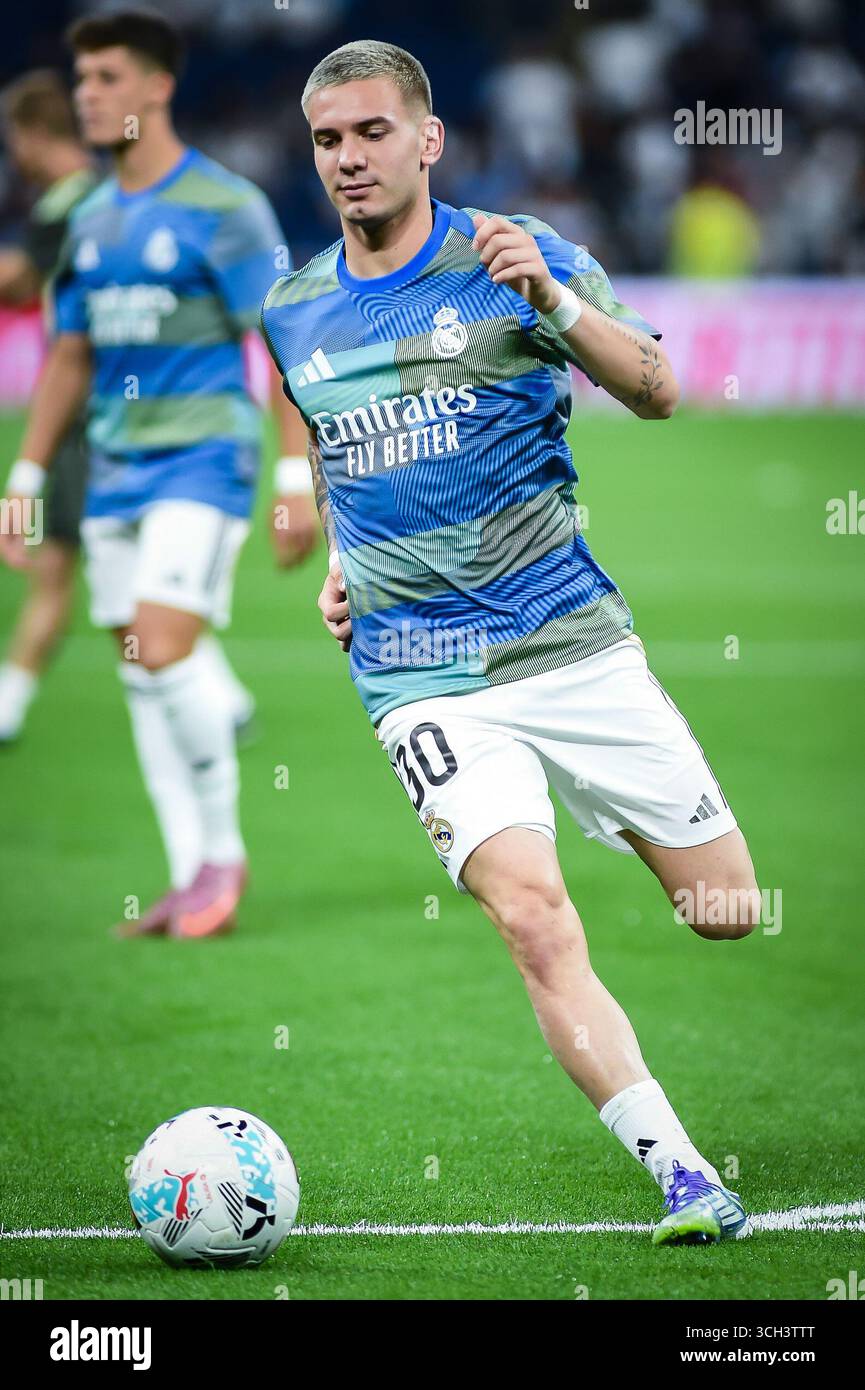Madrid, Spagna, Spagna. 30 agosto 2025. Franco MASTANTUONO del Real Madrid durante la partita di LaLiga tra il Real Madrid CF e l'RCD Mallorca allo stadio Santiago Bernabeu il 30 agosto 2025 a Madrid, Spagna. (Credit Image: © Matthieu Mirville/ZUMA Press Wire) SOLO PER USO EDITORIALE! Non per USO commerciale! Foto Stock
