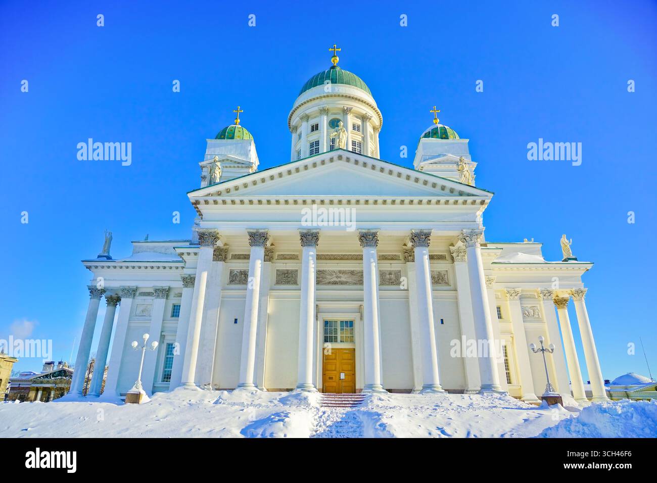 Vista della cattedrale di Helsinki in inverno. Foto Stock