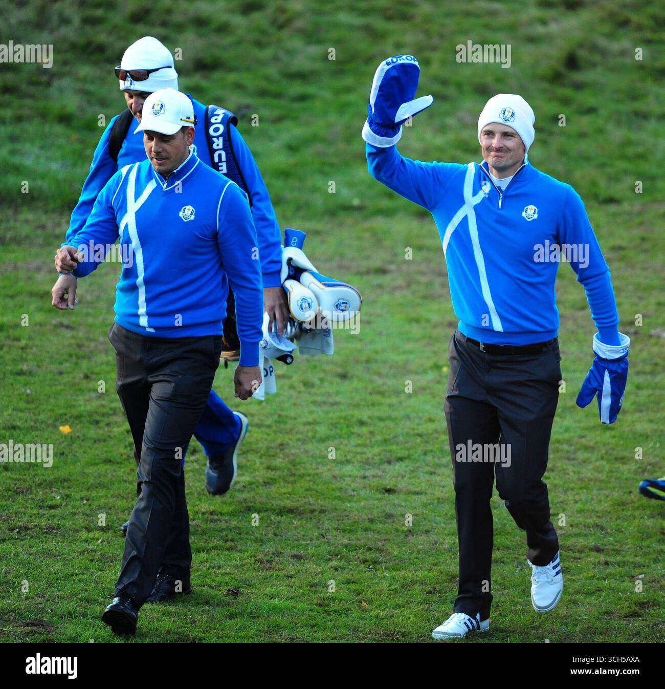 26 settembre 2014; Gleneagles, Perthshire, SCT; gli europei Henrik Stenson e Justin Rose si recano al primo tee durante i fourballs mattutini per la Ryder Cup 2014 al Gleneagles Hotel-PGA Centenary Course. Foto Stock