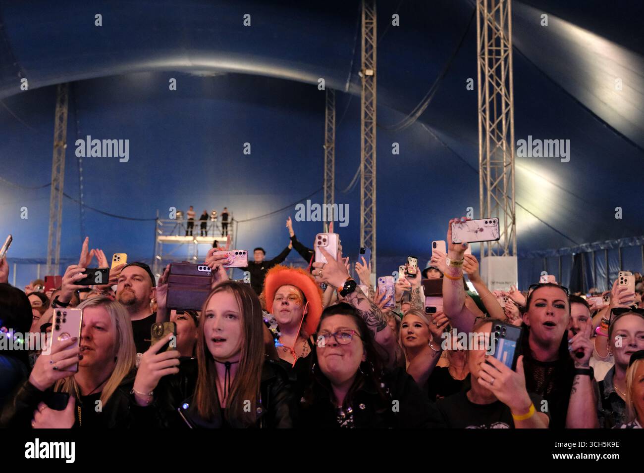 Jedburgh, Regno Unito. 31 agosto 2025. I Vengaboys si esibiscono sul palco durante il secondo giorno dell'EdgeFest 2025 a Lilliardsedge vicino a Jedburgh il 30 agosto 2025. EdgeFest 2025, Festival musicale. Un festival musicale in crescita, negli Scottish Borders, ora al suo terzo anno, si tiene a Lilliardsedge, vicino a Jedburgh. Musica e intrattenimento per tutta la famiglia, sotto il grande tetto. ( Crediti: Rob Gray/Alamy Live News Foto Stock