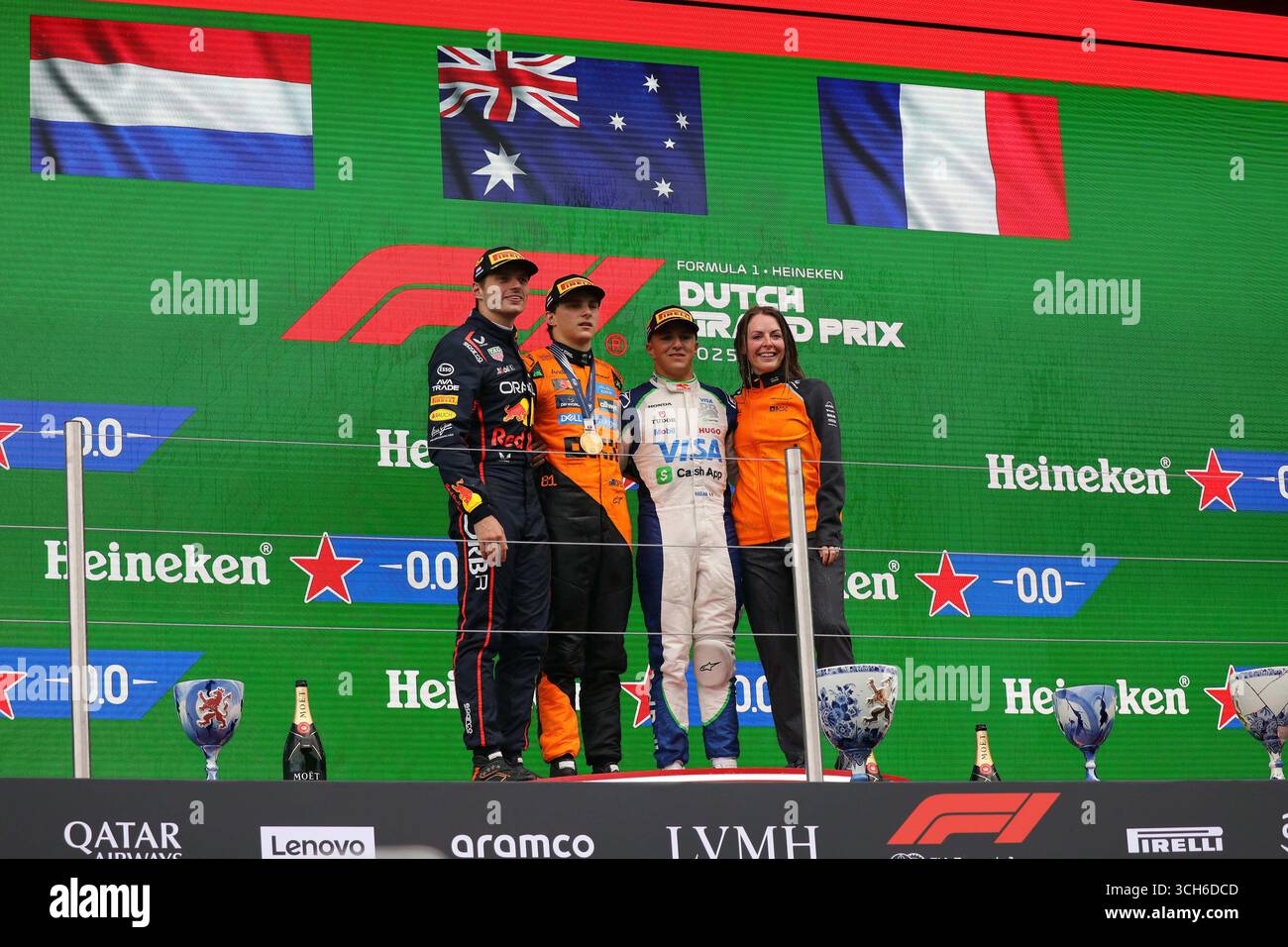 Zandvoort, Niederlande. 31 agosto 2025. Zandvoort, Niederlande 28.- 31. Agosto 2025: FIA - Formel 1 - WM - Gran Premio d'Olanda - 2025 - Rennen Sonntag IM Bild: F1 Zandvoort Podio 1. Oscar Piastri (AUS) 2. Max Verstappen (NLD) 3. Credito Isack Hadjar (fra): dpa/Alamy Live News Foto Stock