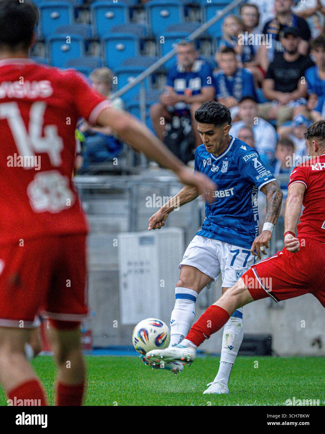 31.08.2025, Łódź - Luis Palma in azione per Lech Poznań contro Widzew Łódź durante la partita Ekstraklasa. Foto Stock