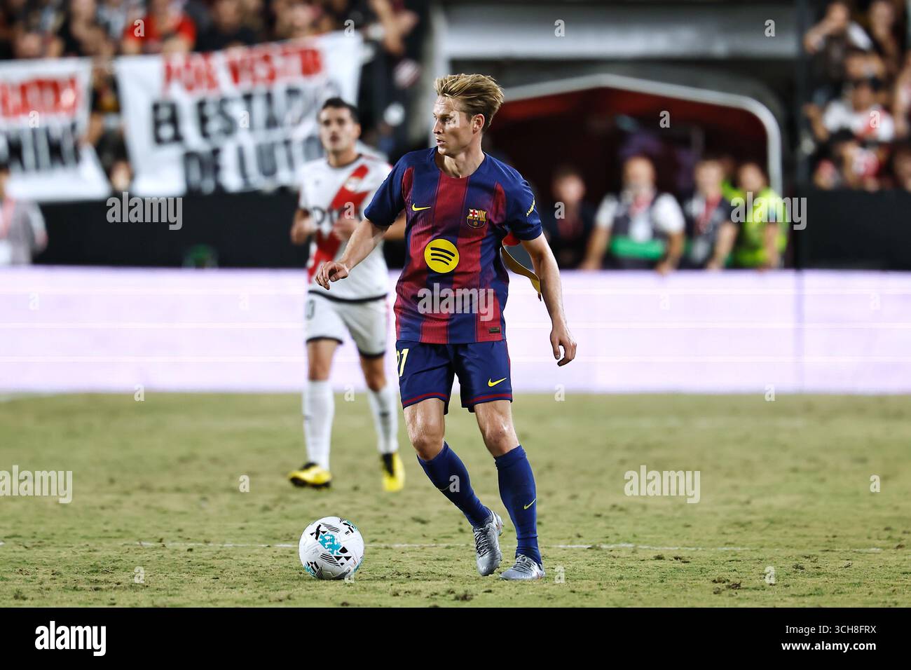 Madrid, Spagna. 31 agosto 2025. Frenkie de Jong (Barcellona) calcio: Partita spagnola "LaLiga EA Sports" tra Rayo Vallecano de Madrid - FC Barcelona all'Estadio de Vallecas di Madrid, Spagna. Crediti: Mutsu Kawamori/AFLO/Alamy Live News Foto Stock