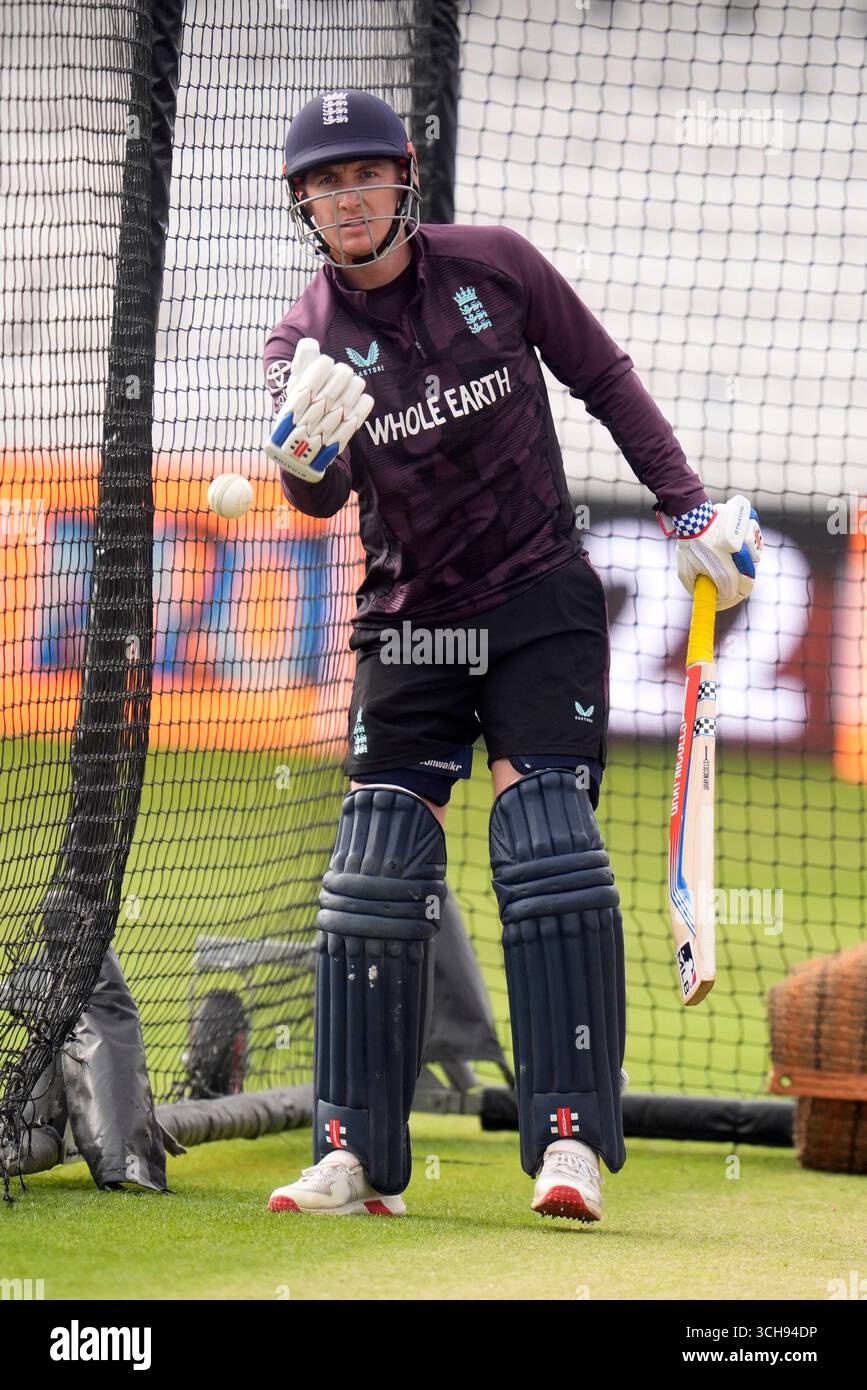 Harry Brook dell'Inghilterra durante una sessione di reti a Headingley, Leeds. Data foto: Lunedì 1 settembre 2025. Il credito fotografico dovrebbe essere: Danny Lawson/PA Wire. RESTRIZIONI: Solo per uso editoriale. Nessun uso commerciale senza il previo consenso scritto della BCE. Utilizzare solo immagini fisse. Nessuna immagine in movimento per emulare la trasmissione. Nessuna rimozione o oscuramento dei logo degli sponsor. Foto Stock