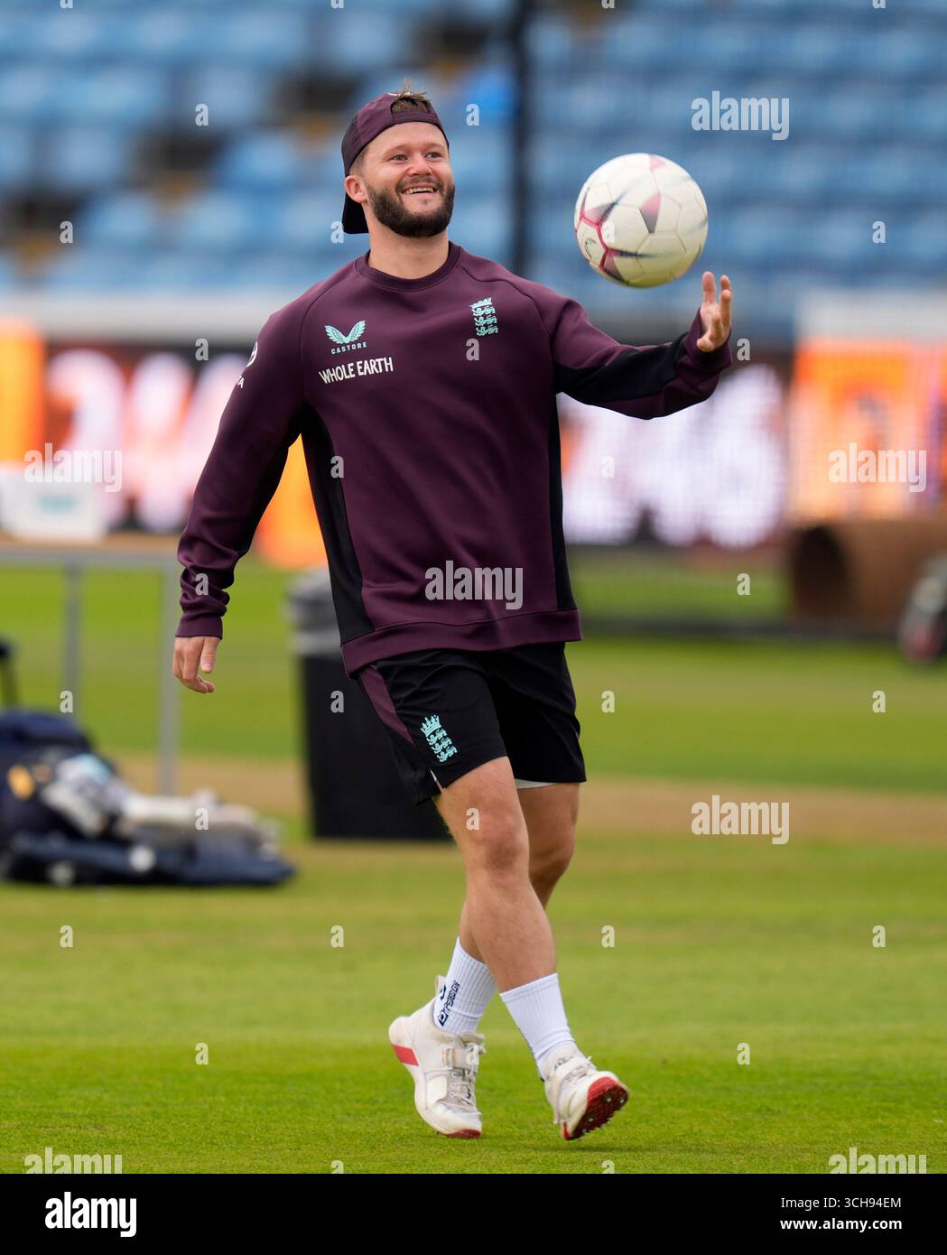 L'inglese Ben Duckett durante una sessione di reti a Headingley, Leeds. Data foto: Lunedì 1 settembre 2025. Il credito fotografico dovrebbe essere: Danny Lawson/PA Wire. RESTRIZIONI: Solo per uso editoriale. Nessun uso commerciale senza il previo consenso scritto della BCE. Utilizzare solo immagini fisse. Nessuna immagine in movimento per emulare la trasmissione. Nessuna rimozione o oscuramento dei logo degli sponsor. Foto Stock
