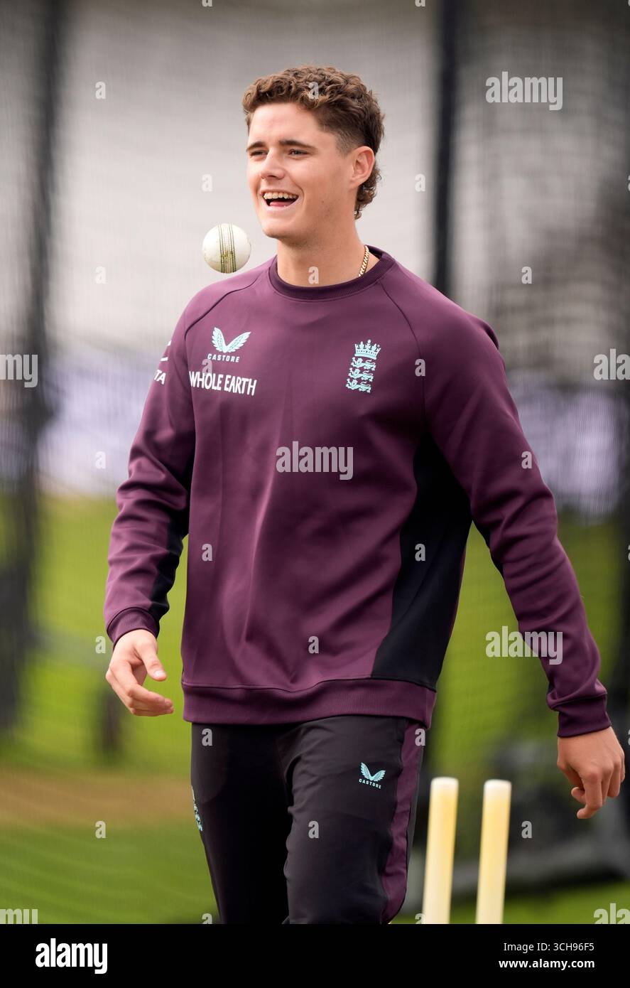 L'inglese Jacob Bethell durante una sessione di reti a Headingley, Leeds. Data foto: Lunedì 1 settembre 2025. Il credito fotografico dovrebbe essere: Danny Lawson/PA Wire. RESTRIZIONI: Solo per uso editoriale. Nessun uso commerciale senza il previo consenso scritto della BCE. Utilizzare solo immagini fisse. Nessuna immagine in movimento per emulare la trasmissione. Nessuna rimozione o oscuramento dei logo degli sponsor. Foto Stock