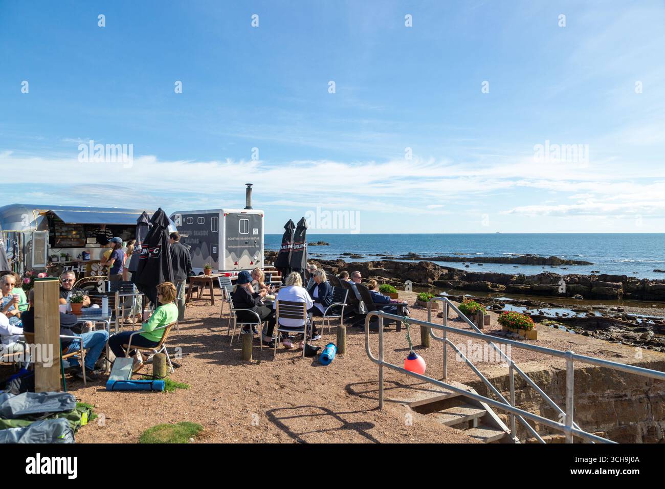 Il Grind Coffee and snack food truck di Cellardyke, Fife, Scozia Foto Stock