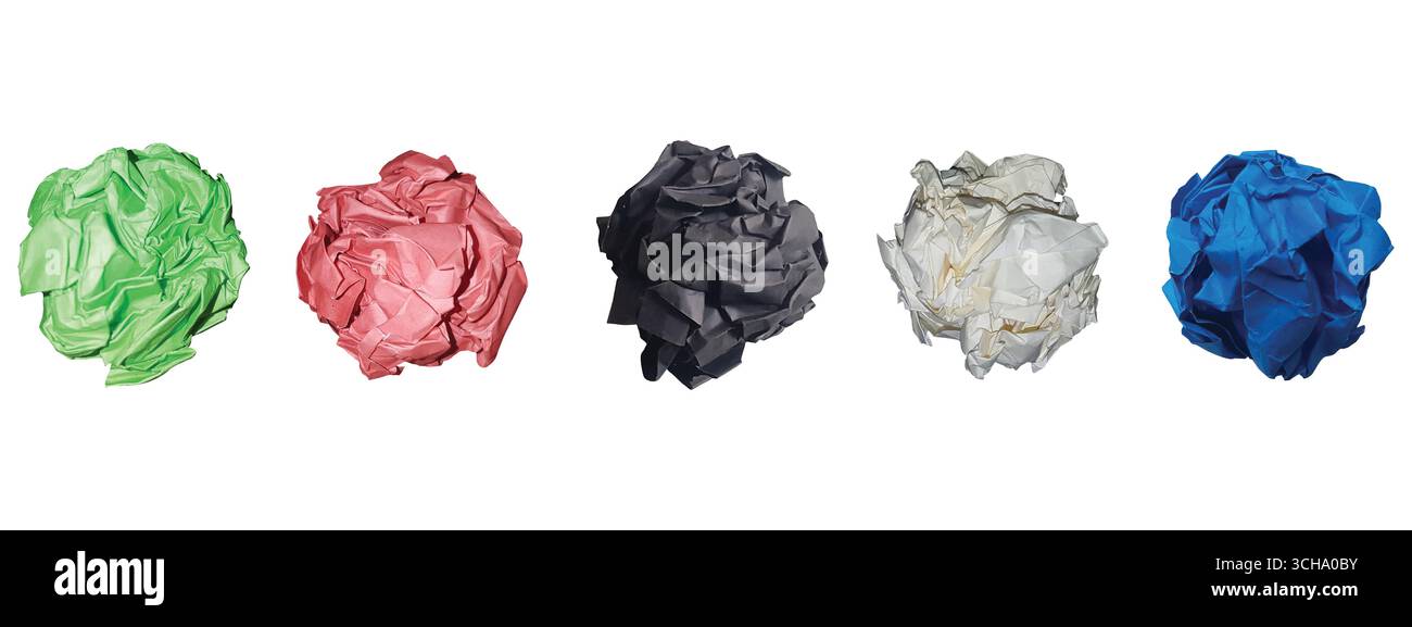 Palla di carta increspata, rosso astratto, nero, verde, bianco, palla di carta blu decapitata su sfondo bianco Illustrazione Vettoriale