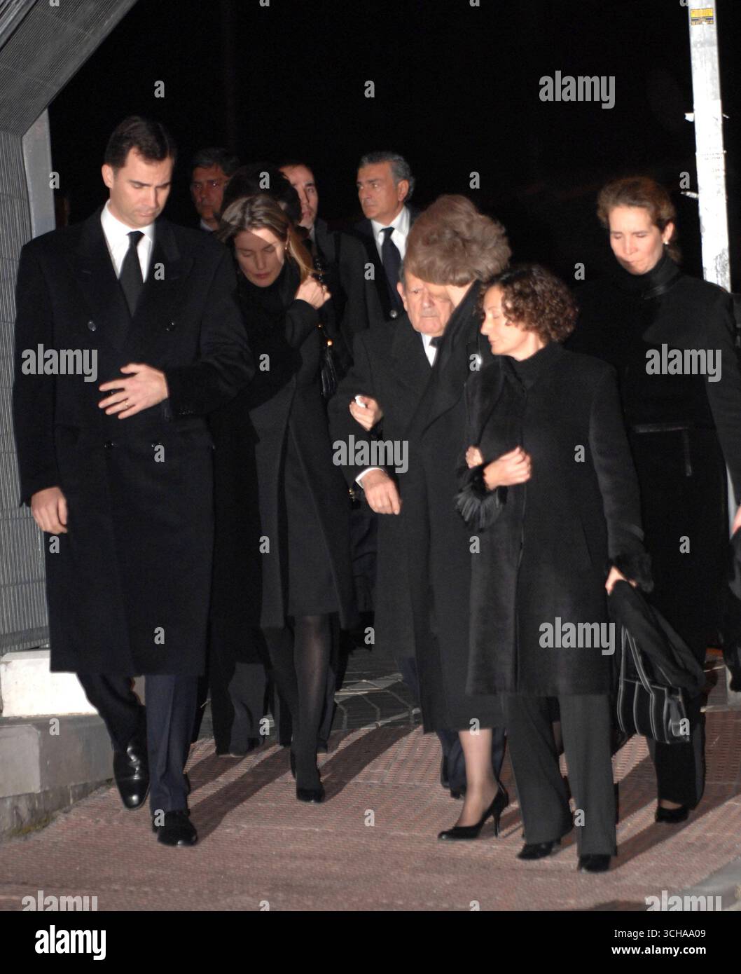 Principe Felipe, principessa Letizia, nonno Francisco, regina Sofia, Paloma Rocasolano (madre di Letizia) ed Elena di Spagna alla messa in memoria di Erika Oritz in Spagna - 10 febbraio 2007 Foto Stock