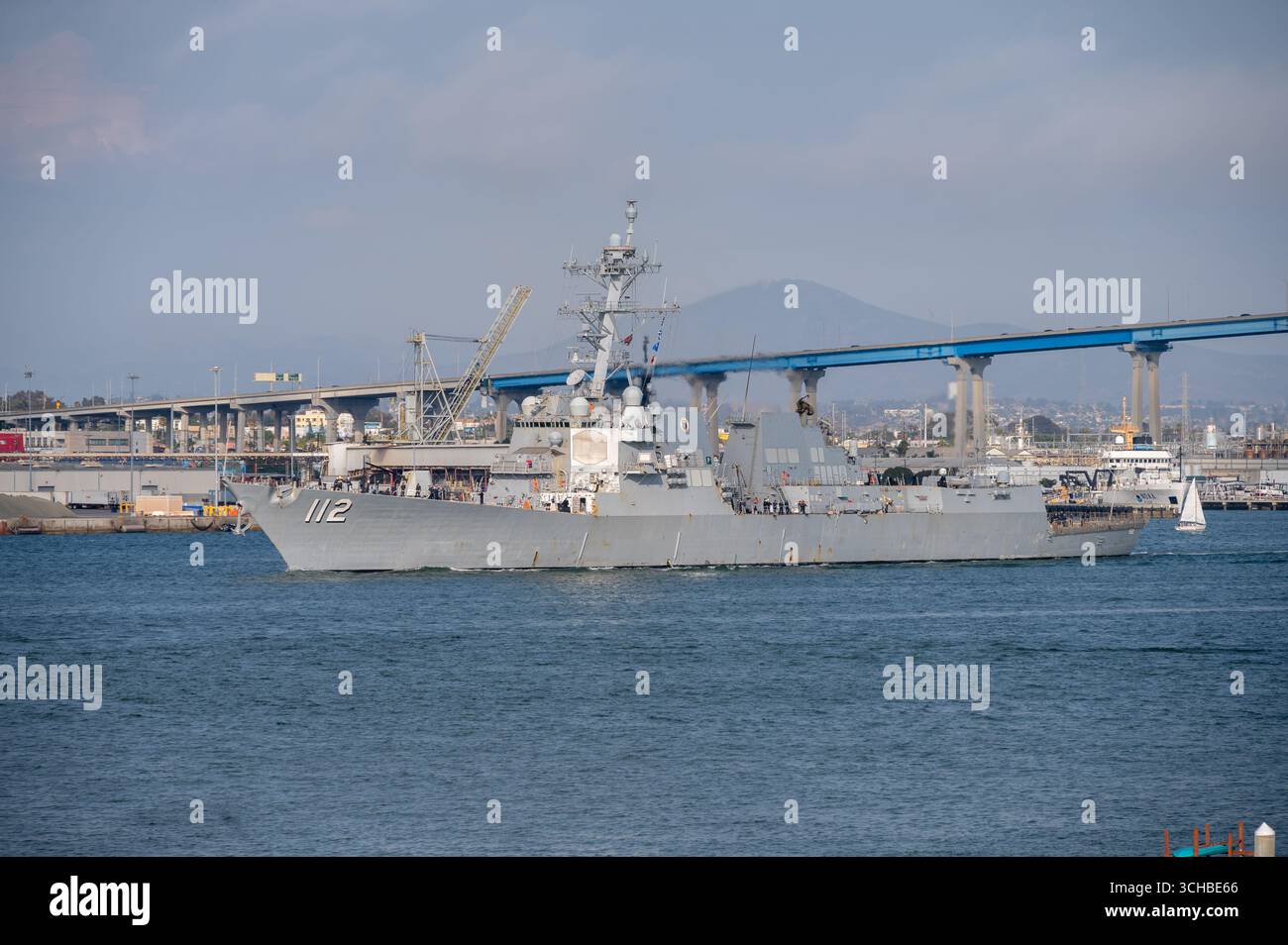 San Diego, California - 8 agosto 2025: USS Michael Murphy (DDG-112) è un cacciatorpediniere missilistico guidato Aegis classe Arleigh Burke (volo IIA) nell'unità Foto Stock