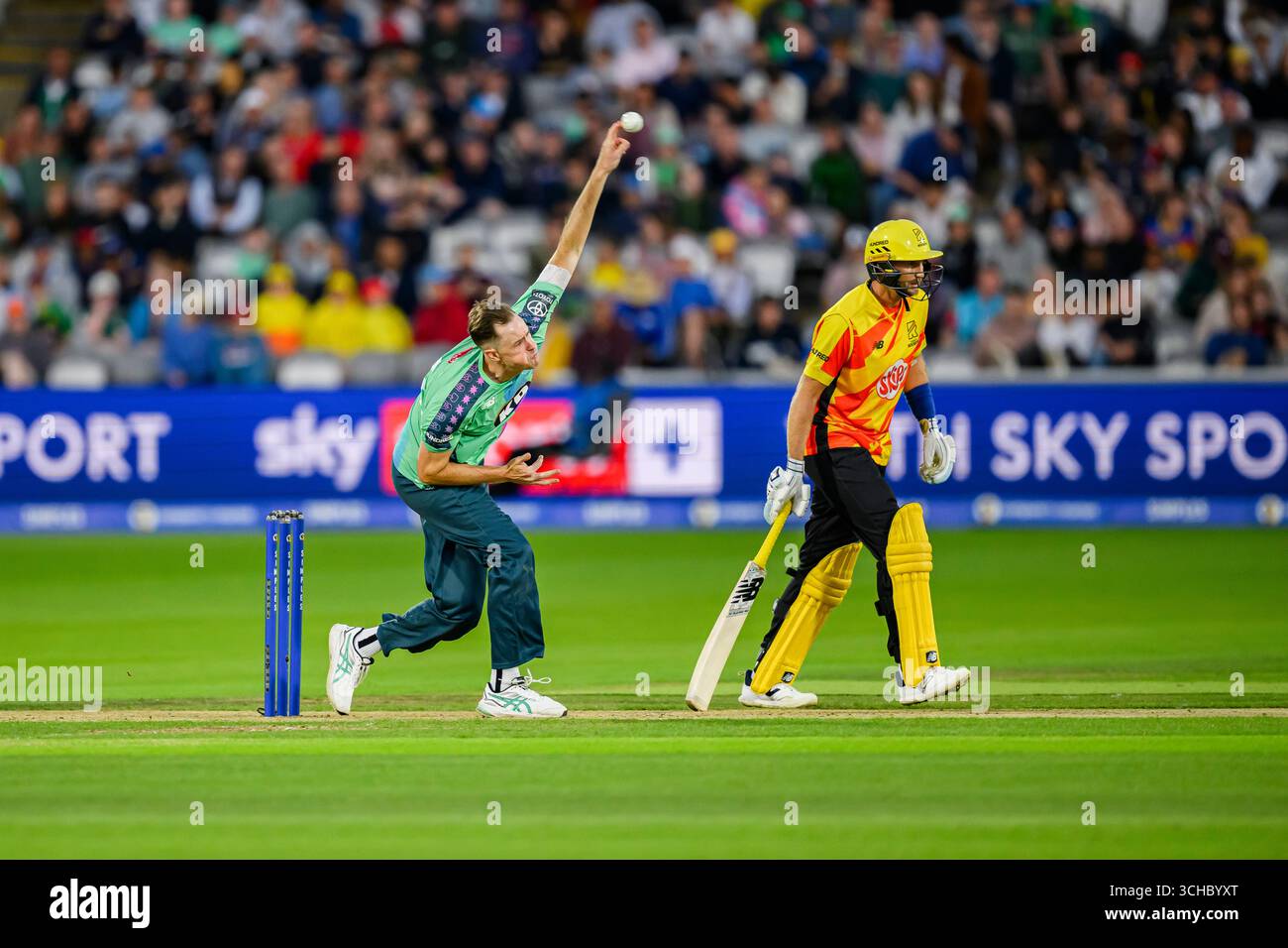 LONDRA, REGNO UNITO. Agosto 31: Jason Behrendorff di Oval Invincibles (a sinistra) in azione durante la Hundred Final - Oval Invincibles vs Trent Rockets al Lord's Cricket Ground domenica 31 agosto 2025 a LONDRA, INGHILTERRA. Crediti: Taka Wu/Alamy Live News Foto Stock