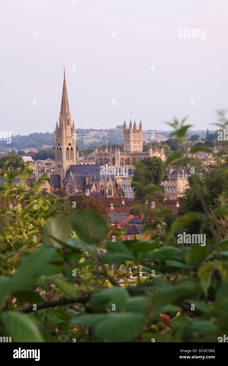 Inghilterra, Somerset, Bath, Vista panoramica dell'Abbazia di Bath e della Chiesa di San Giovanni Evangelista Foto Stock