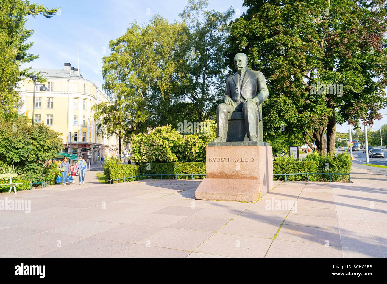 Helsinki, Finlandia. Agosto 27 2025. La statua di Kyosti Kallio nel centro della città Foto Stock