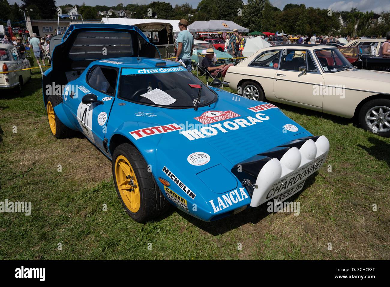 Auto da rally Blue Lancia Stratos con livrea Total Motorac al salone delle auto classiche Foto Stock